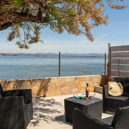 Mon Reve, Cabanon Les Pieds Dans L'eau A La Madrague, Confortable Et Lumineux * Ιέρ
