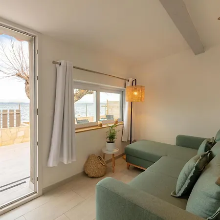 펜션 Mon Reve, Cabanon Les Pieds Dans L'eau A La Madrague, Confortable Et Lumineux *