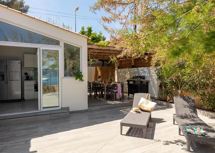 Mon Reve, Cabanon Les Pieds Dans L'eau A La Madrague, Confortable Et Lumineux Feriehus *