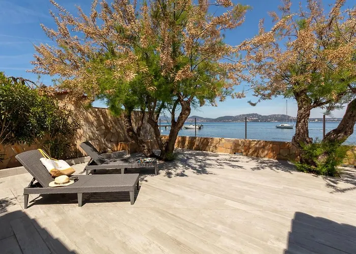 Mon Reve, Cabanon Les Pieds Dans L'eau A La Madrague, Confortable Et Lumineux Feriehus Hyères