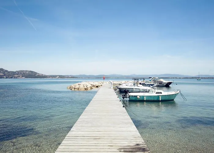 Feriehus Mon Reve, Cabanon Les Pieds Dans L'eau A La Madrague, Confortable Et Lumineux *