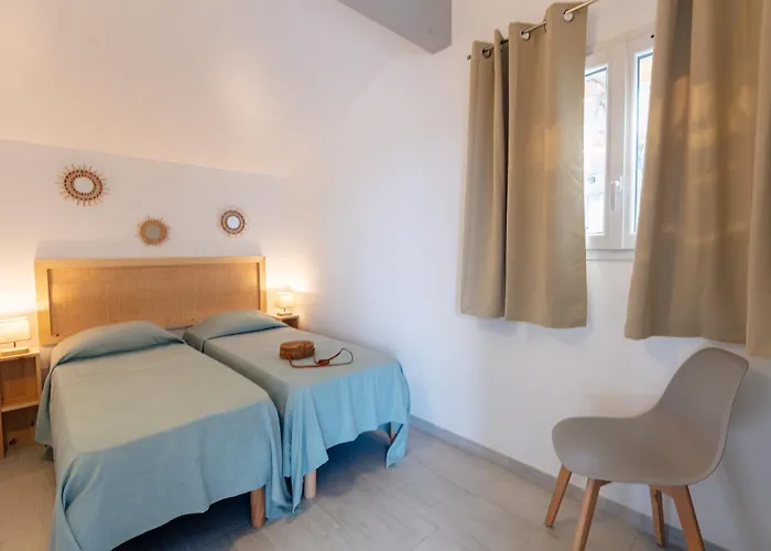 Mon Reve, Cabanon Les Pieds Dans L'eau A La Madrague, Confortable Et Lumineux * Hyères