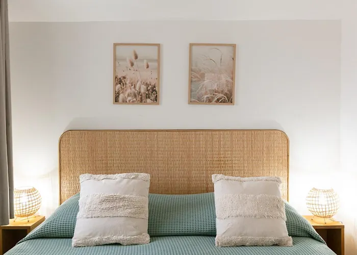 Feriehus Mon Reve, Cabanon Les Pieds Dans L'eau A La Madrague, Confortable Et Lumineux