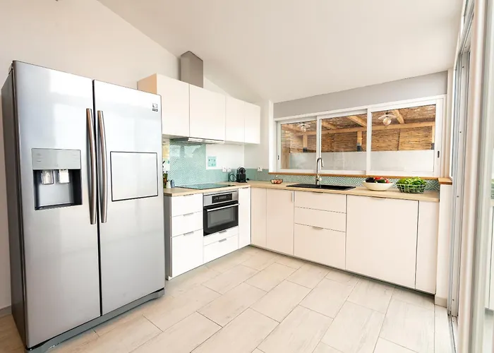 Mon Reve, Cabanon Les Pieds Dans L'eau A La Madrague, Confortable Et Lumineux Feriehus *