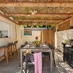 Holiday home Mon Reve, Cabanon Les Pieds Dans L'eau A La Madrague, Confortable Et Lumineux