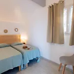 Mon Reve, Cabanon Les Pieds Dans L'eau A La Madrague, Confortable Et Lumineux * Hyeres