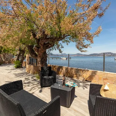 Ferienhaus Mon Reve, Cabanon Les Pieds Dans L'eau A La Madrague, Confortable Et Lumineux