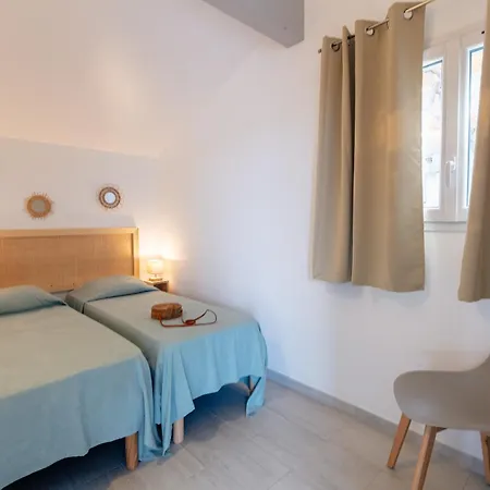 Mon Reve, Cabanon Les Pieds Dans L'eau A La Madrague, Confortable Et Lumineux * Hyeres