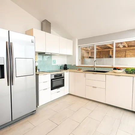 Mon Reve, Cabanon Les Pieds Dans L'eau A La Madrague, Confortable Et Lumineux Holiday home *